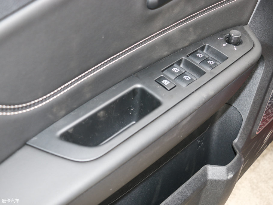 2017vX40 1.6L ԄӺA