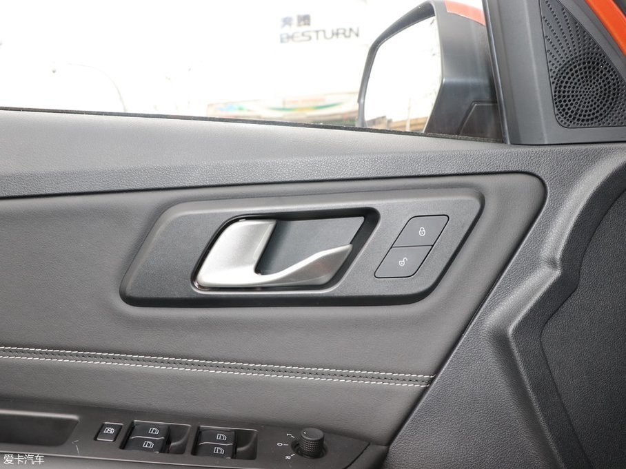 2017��vX40 1.6L �քӺ��A��