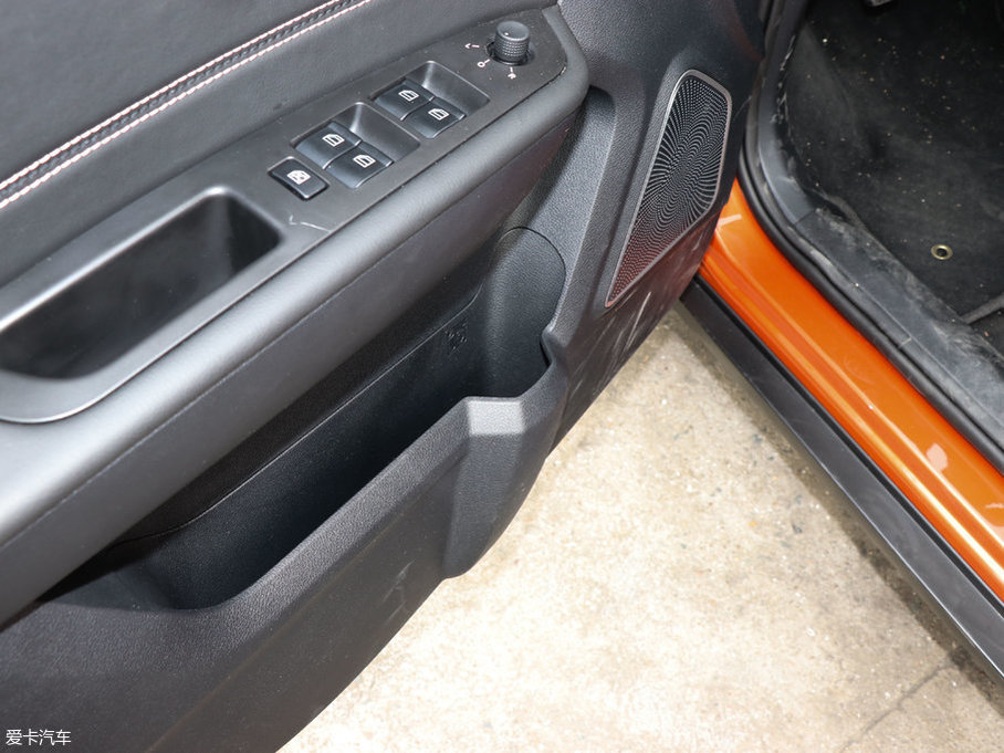 2017vX40 1.6L քӺA