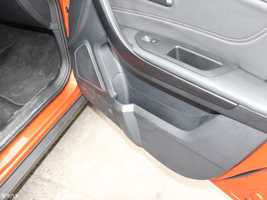 2017vX40 1.6L քӺA