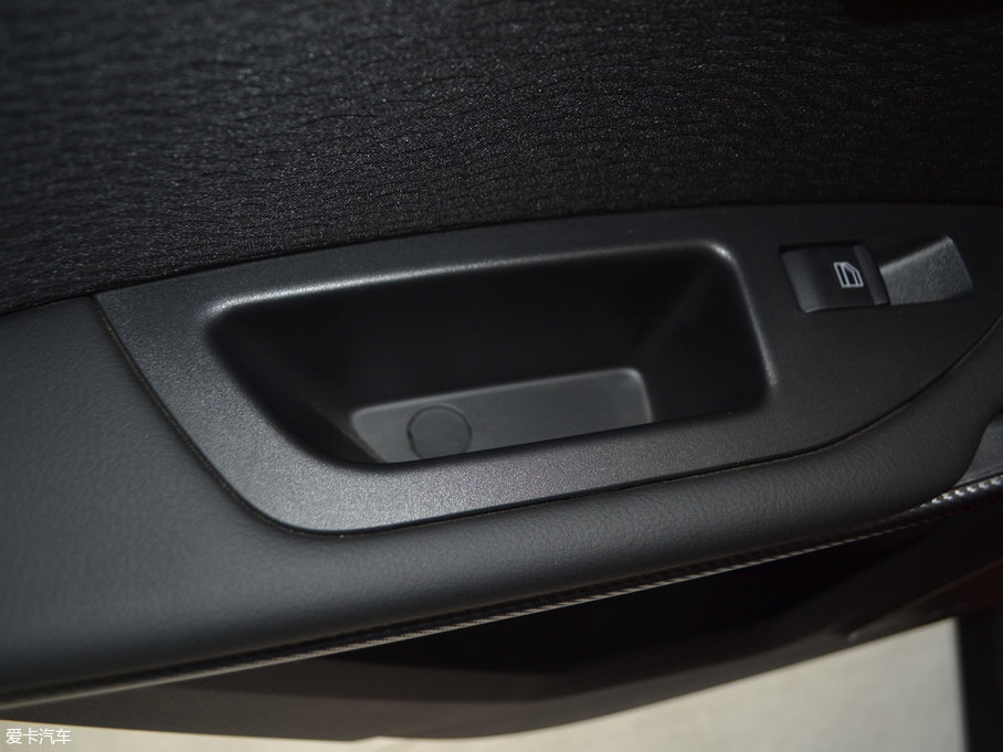 2017vX40 1.6L քm