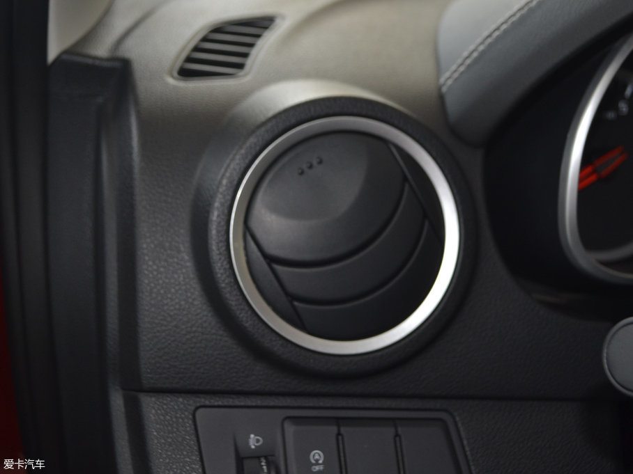 2017��vX40 1.6L �ք����m��