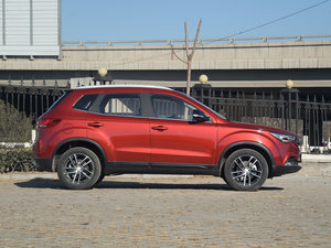 2017款1.6L 手动尊享型 整体外观