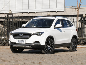 2017款1.6L 自动尊贵型 左前45度