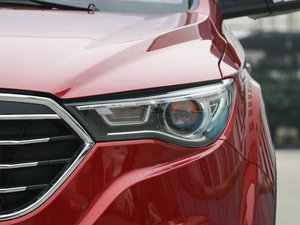 2017款1.6L 自动豪华型 大灯