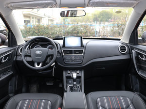 2017款1.6L 自动豪华型 内饰全景