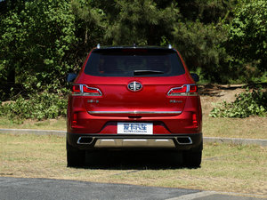 2017款1.6L 自动尊贵致酷型 正后	