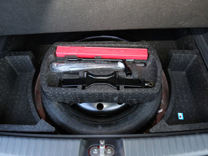 2017款1.6L 自动尊贵致酷型 备胎