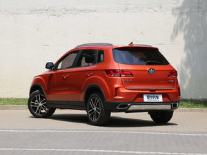 2017款1.6L 手动尊贵型 左后45度