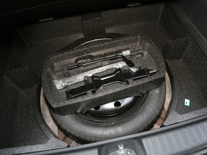 2017款1.6L 手动尊贵型 备胎
