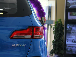 2017款1.6L 手动豪华型 尾灯