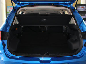 2017款1.6L 手动豪华型 行李厢空间