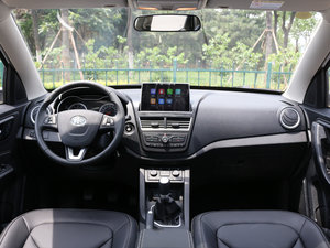 2017款1.6L 手动尊享型 内饰全景