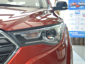 2017款1.6L 自动尊享型 大灯