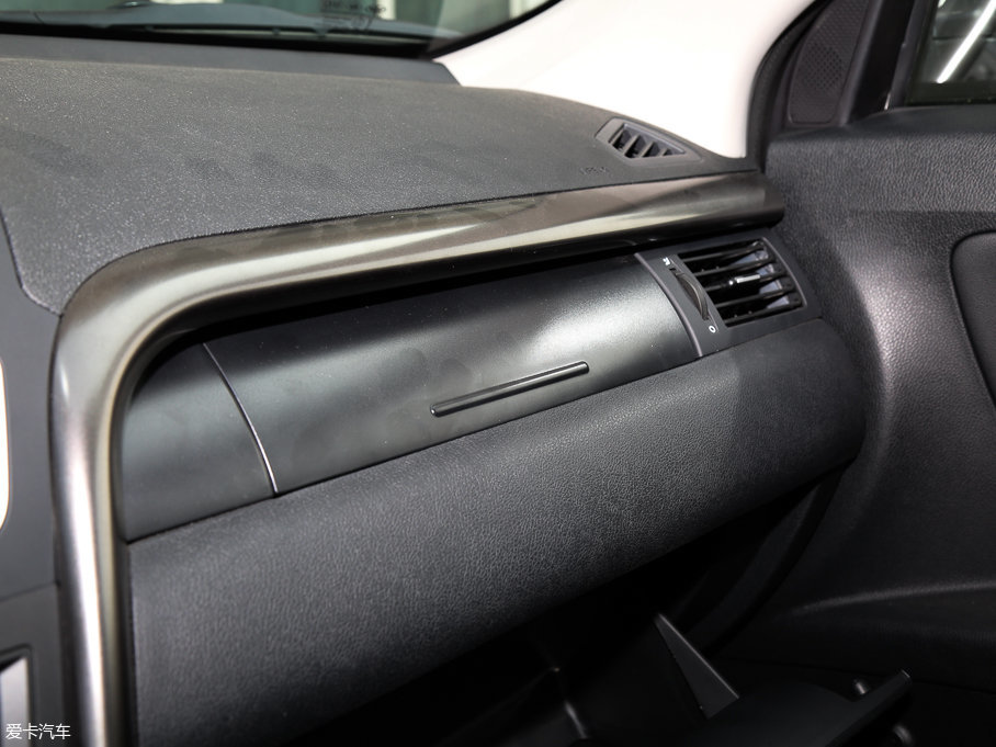 2017vX80 1.8T ԄӺA