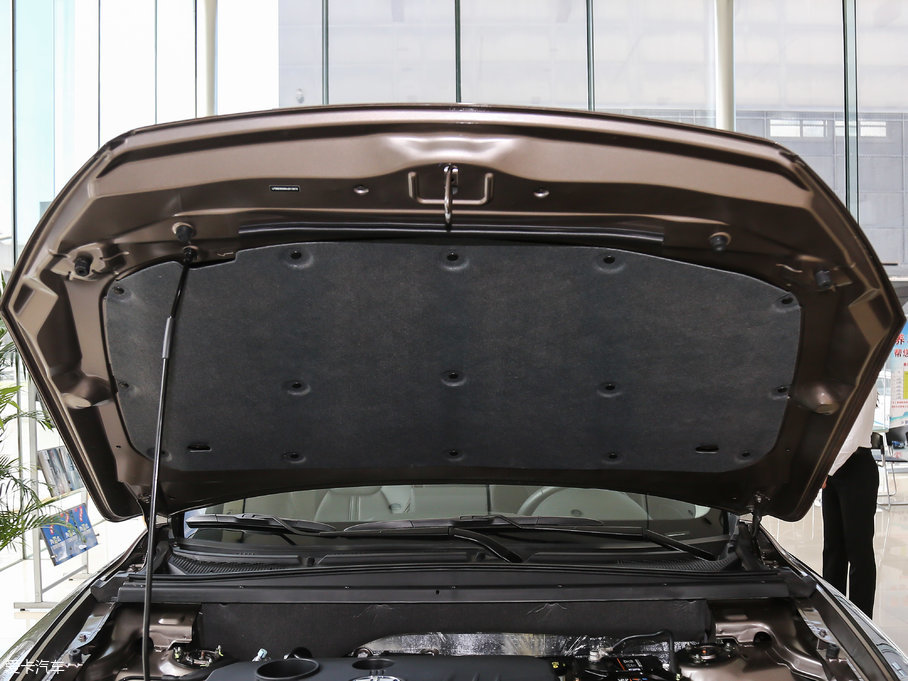 2017��vX80 1.8T �ԄӺ��A��