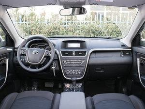 2017款2.0L 自动技术型 内饰全景