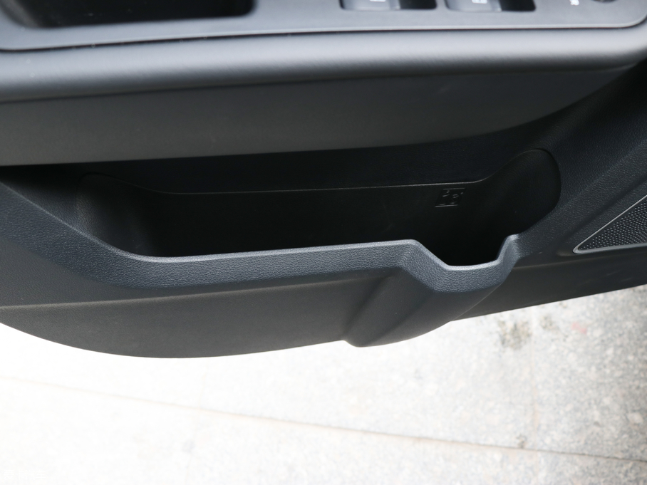 2018vX40 Wt 1.6L ԄӺA