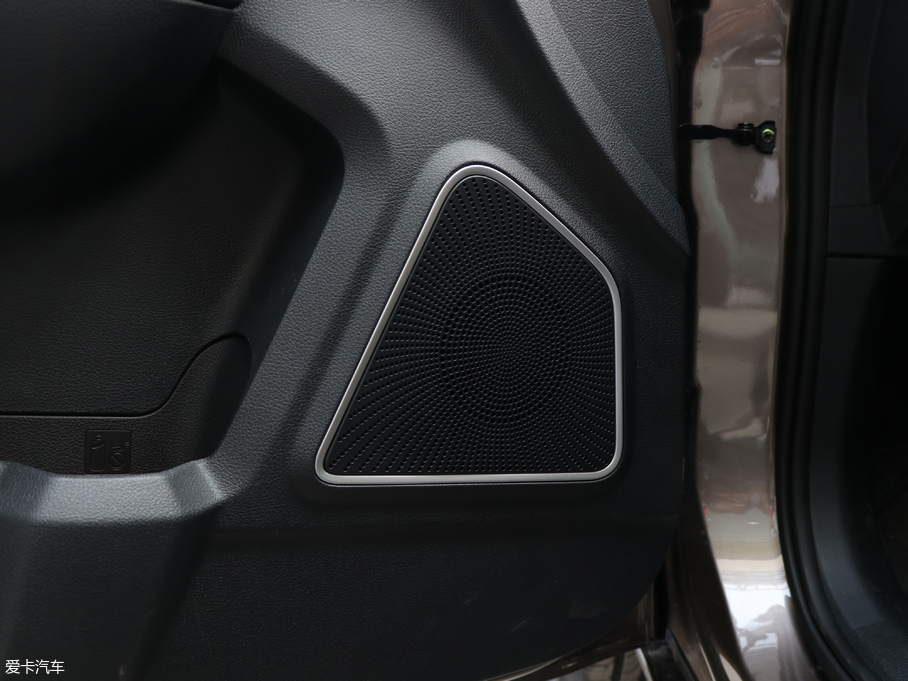 2018vX40 Wt 1.6L ԄӺA