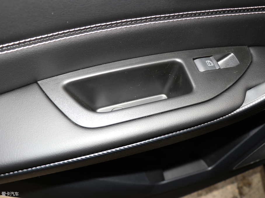 2018vX40 Wt 1.6L ԄӺA