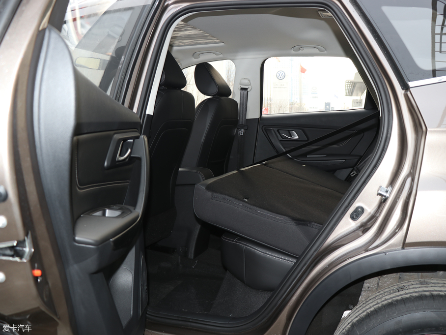 2018vX40 Wt 1.6L ԄӺA