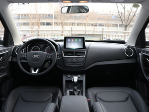 2018款网红版 1.6L 自动豪华型 内饰全景