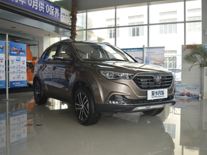 2018款网红版 1.6L 手动豪华型 整体外观
