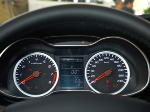 2018款网红版 1.6L 手动豪华型 仪表