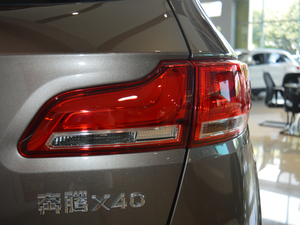 2018款网红版 1.6L 手动舒适型 尾灯