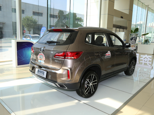 2018款网红版 1.6L 自动互联智享型 整体外观