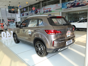 2018款网红版 1.6L 自动互联智享型 左后45度