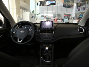 2018款网红版 1.6L 自动互联智享型 内饰全景