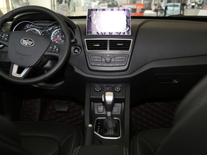 2018款网红版 1.6L 自动互联智享型 中控台