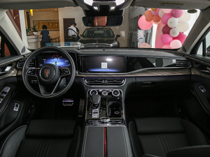2020款2.0T 智联旗享版 内饰全景
