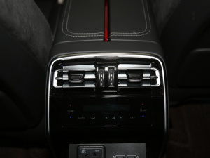 2020款2.0T 智联旗畅版 中控区