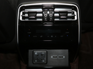 2020款2.0T 智联旗畅版 中控区