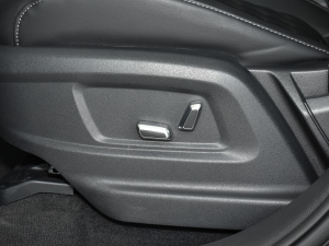 20212.0T ԄӃ쐂 {{