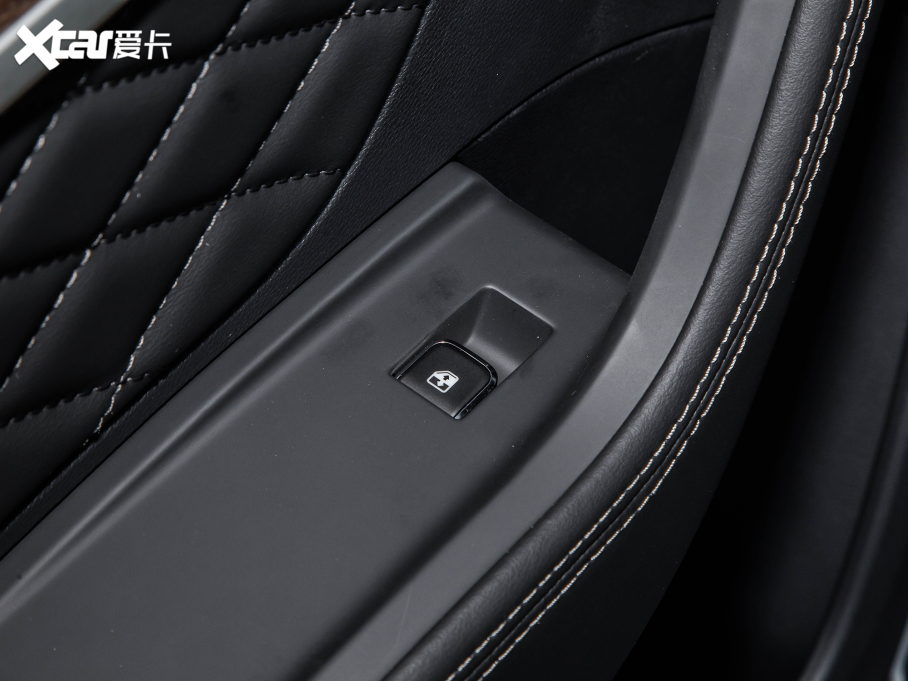 2022tHS7 3.0T Ԅ(dng)(q)(lin)I(lng)