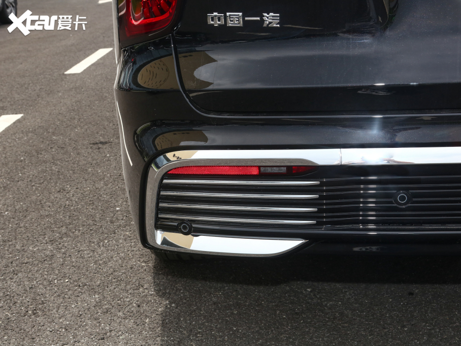 2022款 红旗LS7 4.0T 尊爵旗舰 4座