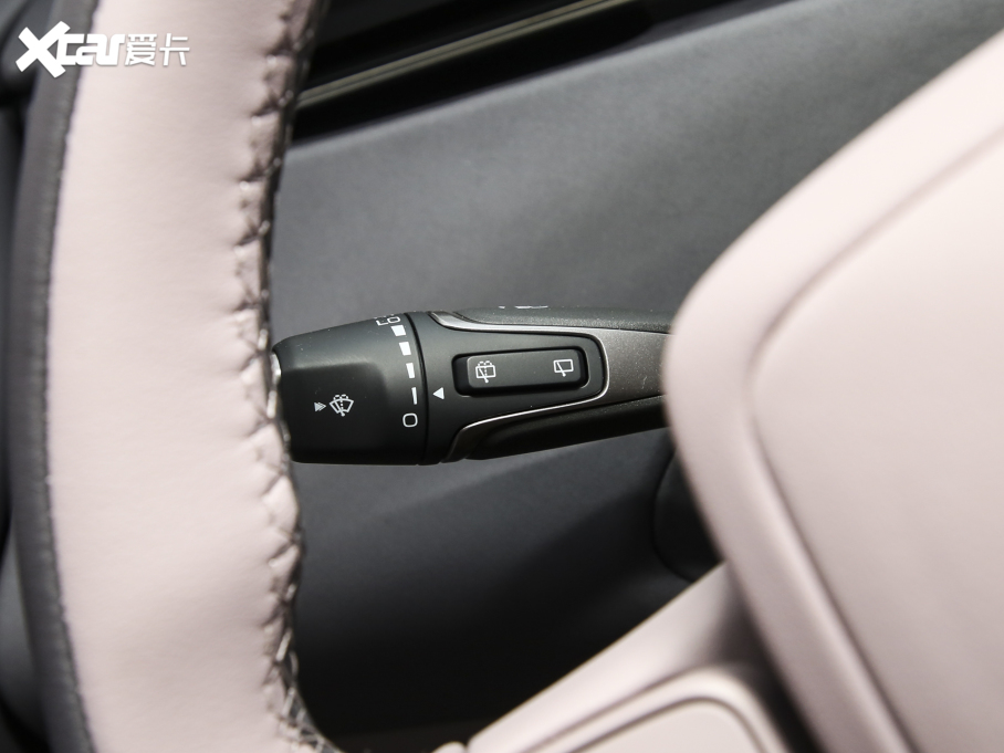 2025t칤06 660 (q) A{(yu)x