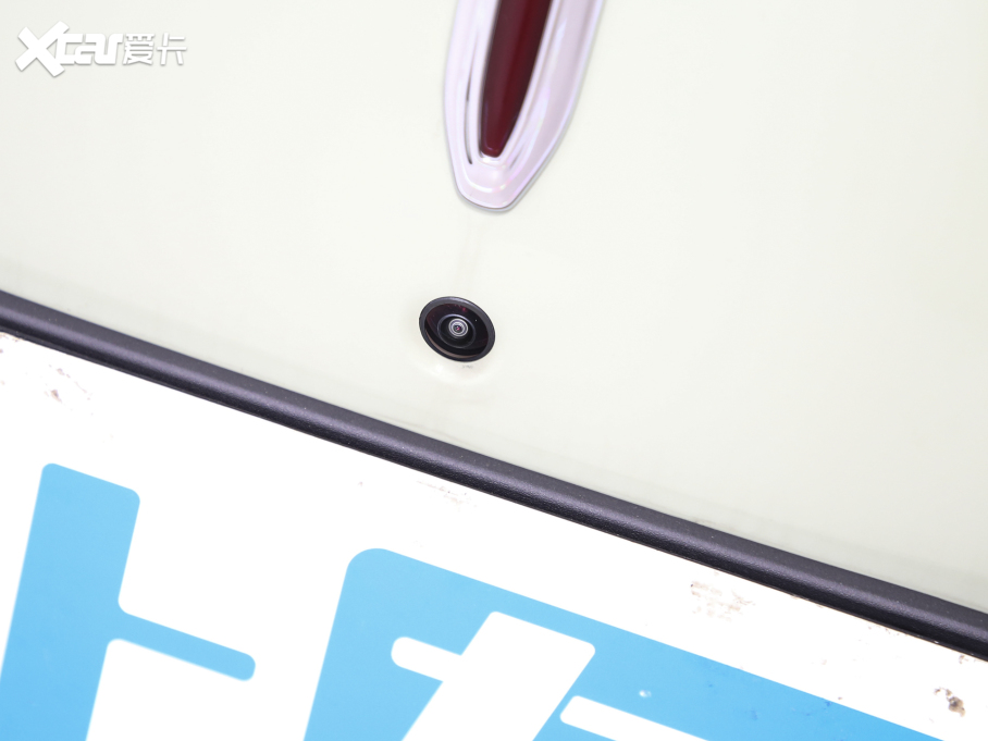 2025t칤06 660 (q) A{(yu)x