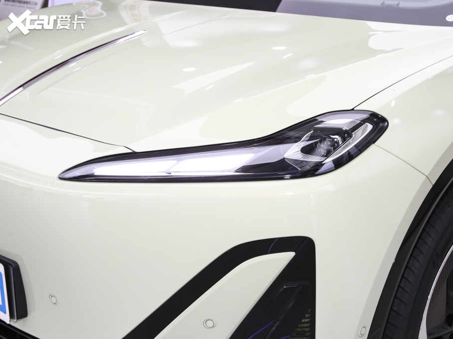 2025t칤06 660 (q) A{(yu)x