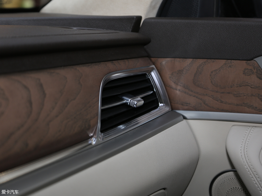 2019tHS7 3.0T Ԅ(lin)I