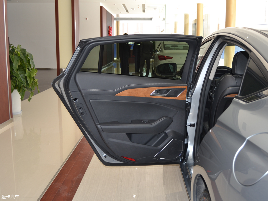 2018tH5(jng) 1.8T (lin)Ӱ