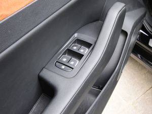 20181.8T (lin)Ӱ {܇ƅ^(q)	