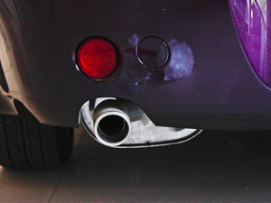 2012款1.8L 手动风尚版 掀背 排气管