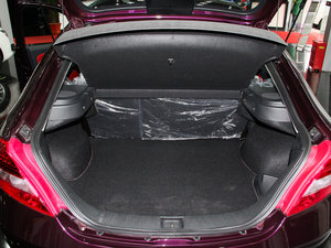 2013款GT 1.6L 自动精致版 行李厢空间