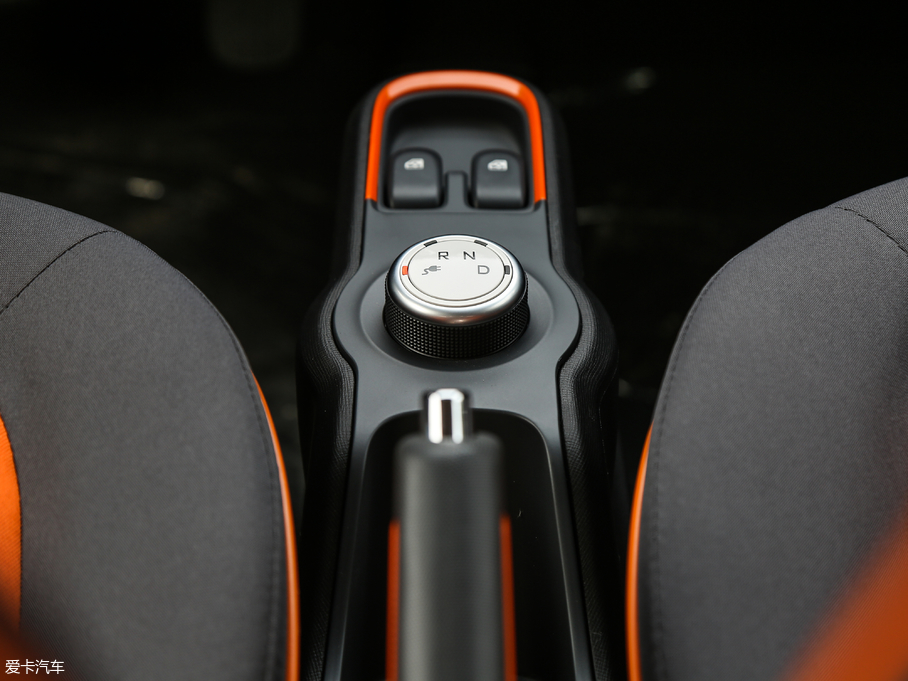 2018��EE100 ���а�