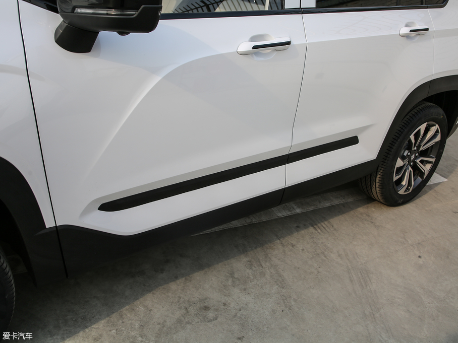 2019ERS-5 1.5T CVT{Ş V