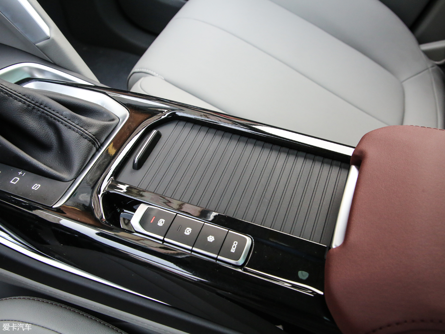 2019ERS-5 1.5T CVT{Ş V